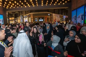 الجمهور الكويتي يحتفل مع "ياسمين" و"السقا" بعرض "خلي بالك من نفسك" 23 - جريدة المساء