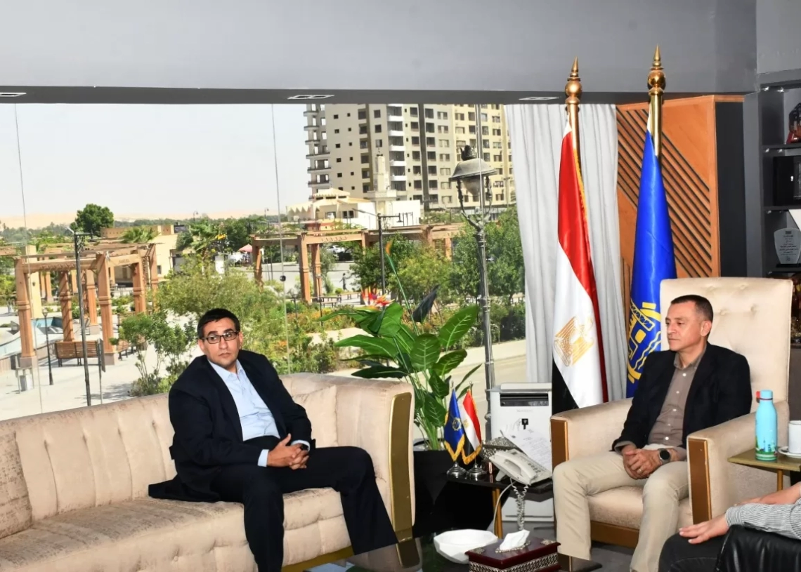 محافظ أسوان يبحث مع مدير القومى للإتصالات إستعدادات المنتدى الأفرو-الآسيوى للإبتكار والتكنولوجيا 19 - جريدة المساء