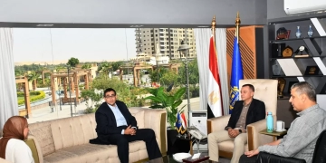محافظ أسوان يبحث مع مدير القومى للإتصالات إستعدادات المنتدى الأفرو-الآسيوى للإبتكار والتكنولوجيا 1 - جريدة المساء