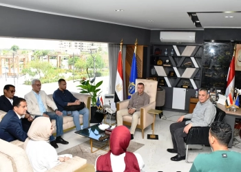 محافظ أسوان يبحث مع وفد مركز إبداع مصر الرقمية سبل دعم التحول الرقمى 29 - جريدة المساء