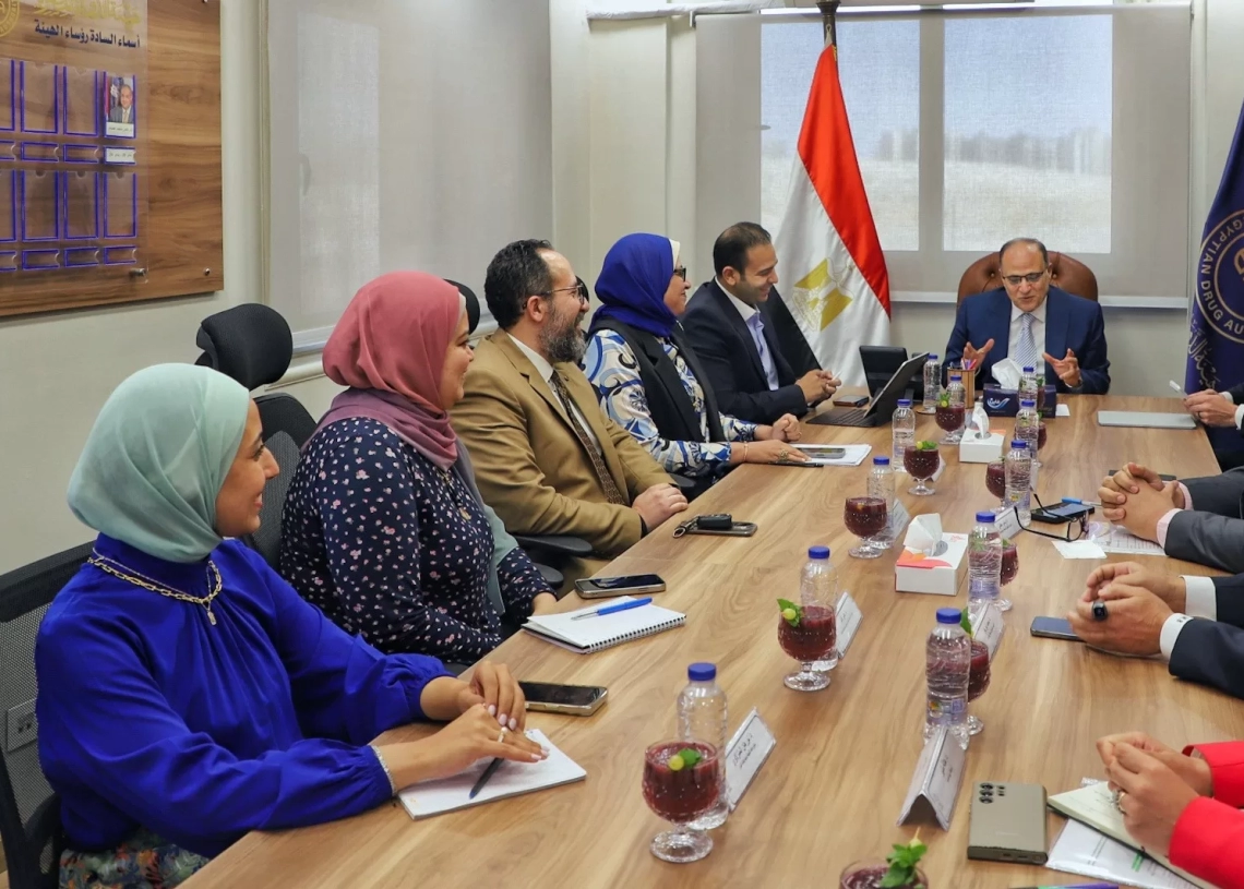 هيئة الدواء تبحث مع الشركات تعزيز توطين الصناعة وتسريع إتاحة المستحضرات 17 - جريدة المساء