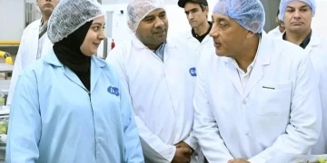 بعد لقائها رئيس مجلس الوزراء..محافظ المنوفية يلتقي " ندي مصطفى" و يمنحها دعماً مالياً تقديراً لكفاحها 2 - جريدة المساء بعد لقائها رئيس مجلس الوزراء..محافظ المنوفية يلتقي " ندي مصطفى" و يمنحها دعماً مالياً تقديراً لكفاحها 1 - جريدة المساء