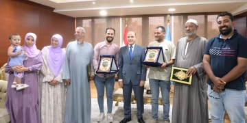 محافظ الغربية يكرّم بطلي إنقاذ أسرة سقطت سيارتهم في"ترعة" 1 - جريدة المساء