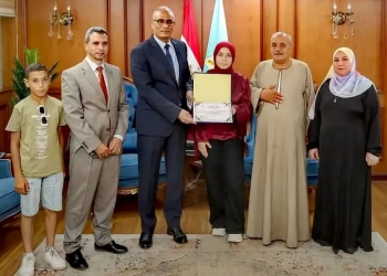 محافظ كفرالشيخ كرم أوائل الشهادة الإعدادية للعام الدراسي 2025/2026 على مستوى المحافظة 26 - جريدة المساء محافظ كفرالشيخ كرم أوائل الشهادة الإعدادية للعام الدراسي 2025/2026 على مستوى المحافظة 25 - جريدة المساء