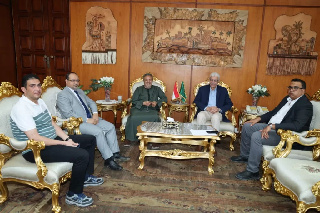رئيس جامعة المنوفية: بدء تشغيل أحدث أجهزة الليزر والمناظير بالمستشفيات الجامعية 25 - جريدة المساء
