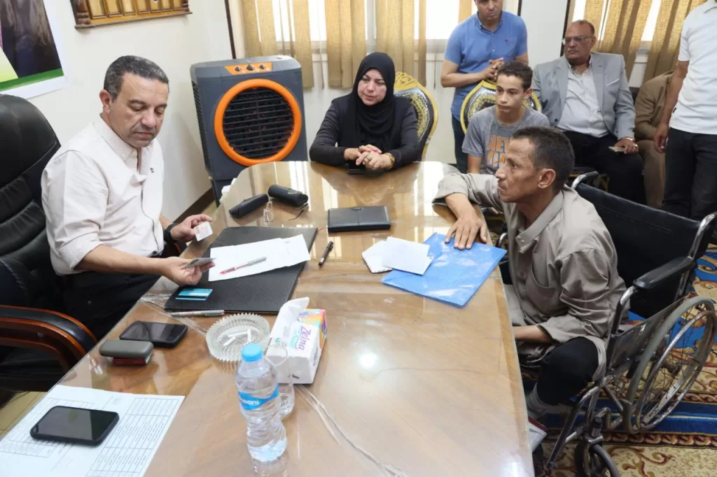 خلال مبادرة "كلنا عندك".. محافظ المنوفية يبحث طلبات 200 مواطن على مدار 10 ساعات بسرس الليان 24 - جريدة المساء خلال مبادرة "كلنا عندك".. محافظ المنوفية يبحث طلبات 200 مواطن على مدار 10 ساعات بسرس الليان 23 - جريدة المساء