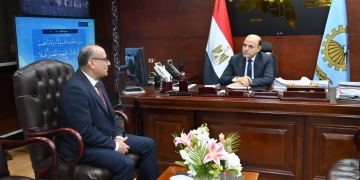 محافظ الغربية يستقبل مدير عام إعلام وسط الدلتا بالهيئة العامة للاستعلامات ومدير المالية بالغربية لبحث أولويات العمل ومتابعة الملفات التنفيذية 2 - جريدة المساء محافظ الغربية يستقبل مدير عام إعلام وسط الدلتا بالهيئة العامة للاستعلامات ومدير المالية بالغربية لبحث أولويات العمل ومتابعة الملفات التنفيذية 1 - جريدة المساء