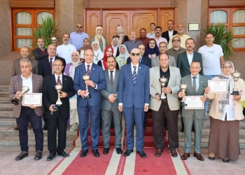 « القاصد » يكرّم الجامعة الأهلية والكليات الفائزة فى " أفضل معرض " بالمنوفية 29 - جريدة المساء « القاصد » يكرّم الجامعة الأهلية والكليات الفائزة فى " أفضل معرض " بالمنوفية 28 - جريدة المساء
