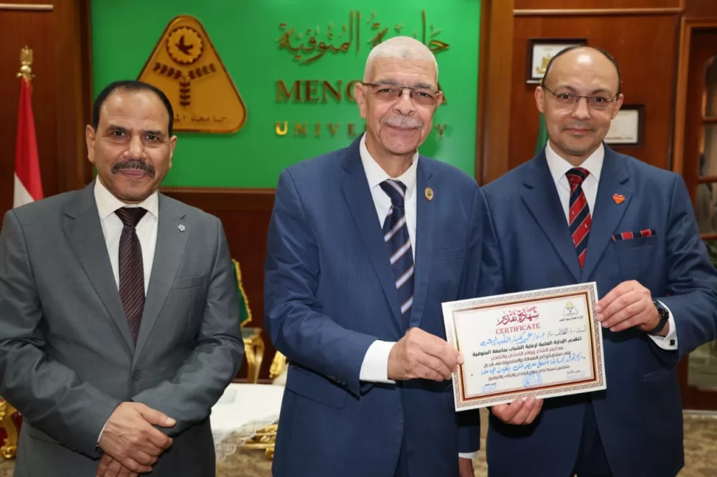 « القاصد » يكرّم الجامعة الأهلية والكليات الفائزة فى " أفضل معرض " بالمنوفية 25 - جريدة المساء
