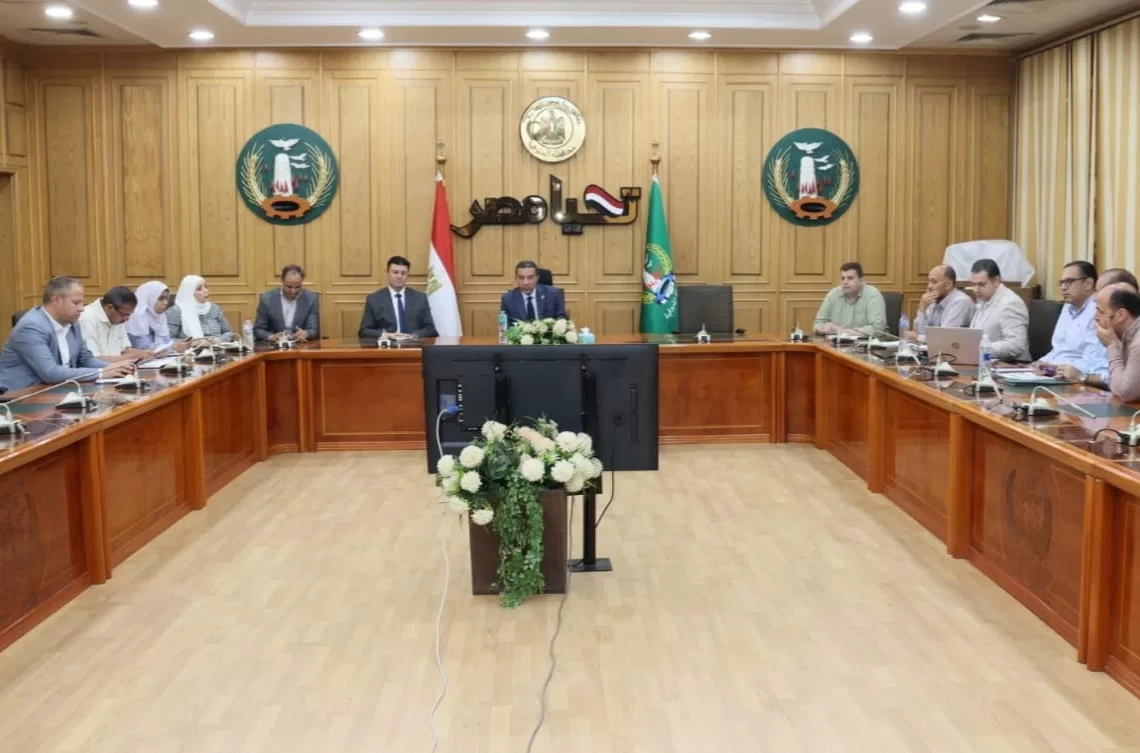 محافظ المنوفية يستعرض خطط عمل مشروعات تحسين الطرق والمواقف والتدخل السريع 19 - جريدة المساء