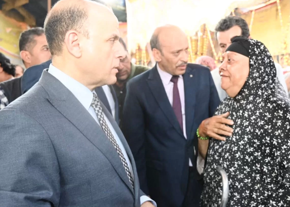 محافظ الغربية يتفقد سوق اليوم الواحد بالمحلة الكبرى 19 - جريدة المساء