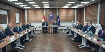 "الغمراوي" يستقبل رئيس غرفة صناعة الدواء لبحث تعزيز استقرار السوق .. ودعم تنافسية الصناعة الوطنية 1 - جريدة المساء