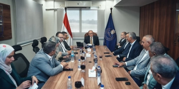  رئيس هيئة الدواء المصرية يستقبل شركات توزيع الأدوية لبحث دعم استقرار سوق الدواء وتعزيز كفاءة منظومة الإمداد 1 - جريدة المساء
