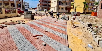 محافظ كفرالشيخ إستمرار أعمال تركيب الإنترلوك بمنطقة الزهراء بمصيف بلطيم ضمن خطة تطوير الشوارع 1 - جريدة المساء