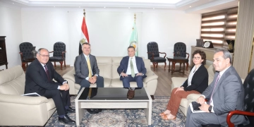 وزير الزراعة يستقبل مدير معهد "سيام باري" الإيطالي لبحث تطوير نظم الزراعة الذكية 1 - جريدة المساء