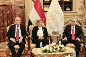 أمل عمار تهنئ رئيس محكمة النقض ورئيس مجلس القضاء الأعلى بمناسبة توليه منصبه 21 - جريدة المساء