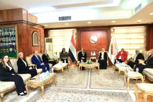 خلال زيارتها لرئيسة هيئة النيابة الإدارية والتهنئة بمهام منصبها المستشارة أمل عمار: المستشارة هدى عيسى إضافة جديدة لمسيرة المرأة المصرية في تقلد أرفع المناصب القضائية. 21 - جريدة المساء