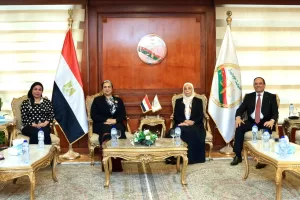 خلال زيارتها لرئيسة هيئة النيابة الإدارية والتهنئة بمهام منصبها المستشارة أمل عمار: المستشارة هدى عيسى إضافة جديدة لمسيرة المرأة المصرية في تقلد أرفع المناصب القضائية. 25 - جريدة المساء