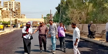 محافظ كفرالشيخ يتابع أعمال رصف طريق «عمر أبو العز» بدسوق 1 - جريدة المساء
