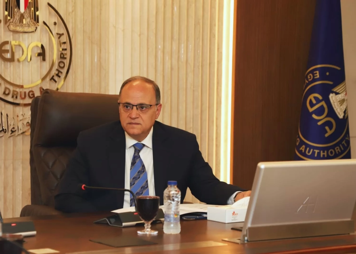 رئيس هيئة الدواء المصرية يستقبل مدير عام شركة HVD مصر وإفريقيا لبحث تعزيز التعاون في مجال المستلزمات الطبية 19 - جريدة المساء