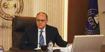 رئيس هيئة الدواء المصرية يستقبل مدير عام شركة HVD مصر وإفريقيا لبحث تعزيز التعاون في مجال المستلزمات الطبية 1 - جريدة المساء