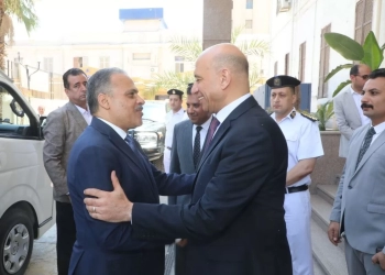 محافظ الشرقية يقدم التهنئة لمدير أمن الشرقية بمناسبة توليه مهام منصبه الجديد 25 - جريدة المساء