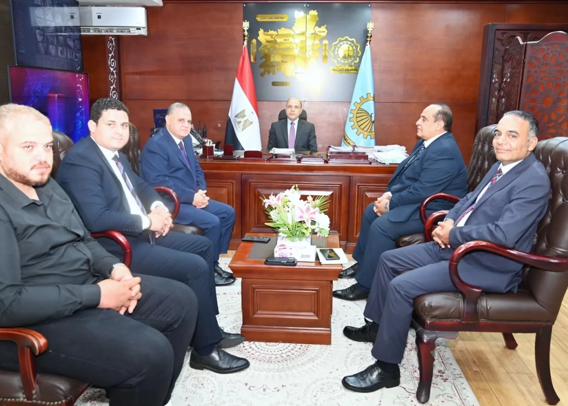 محافظ الغربية يناقش تطوير منظومة تراخيص المحال العامة وتفعيل الخدمات الرقمية 19 - جريدة المساء