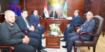 محافظ الغربية يناقش تطوير منظومة تراخيص المحال العامة وتفعيل الخدمات الرقمية 1 - جريدة المساء