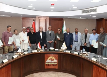 محافظ الجيزة يسلم 23 عقدًا لتقنين أراضي الدولة للمواطنين المستفيدين من واضعي اليد 26 - جريدة المساء محافظ الجيزة يسلم 23 عقدًا لتقنين أراضي الدولة للمواطنين المستفيدين من واضعي اليد 25 - جريدة المساء