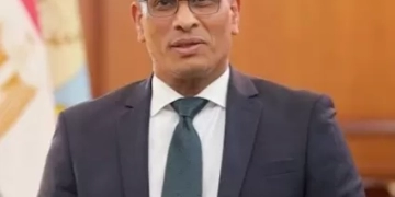 أهالى « حصة الغنيمى » ٠ ٠ على باب محافظ كفرالشيخ 1 - جريدة المساء