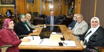 رئيس جامعة القناة يعلن اسماء الفائزين بجائزة "العطاء والوفاء" 2 - جريدة المساء رئيس جامعة القناة يعلن اسماء الفائزين بجائزة "العطاء والوفاء" 1 - جريدة المساء