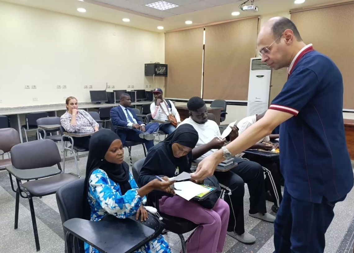 آداب عين شمس تطلق برنامجًا لتعليم اللغة العربية لطلاب غانا 20 - جريدة المساء آداب عين شمس تطلق برنامجًا لتعليم اللغة العربية لطلاب غانا 19 - جريدة المساء