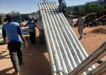 محافظ أسوان : يوجه بتركيب 45 عمود إنارة جديد و250 كشافاً بطريق السد العالى شرق بتكلفة 5.5 مليون جنيه 23 - جريدة المساء