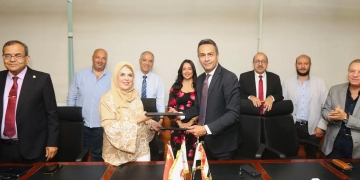 ''المصرية الصينية ونقابة اطباء القاهرة''يوقعان برتوكول تعاون لربط البرامج الدراسية بسوق العمل 1 - جريدة المساء