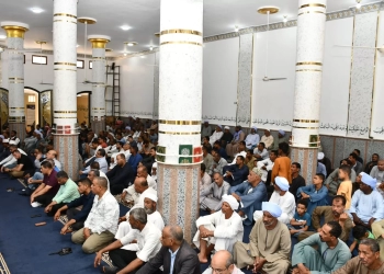 محافظ أسوان يؤدى صلاة الجمعة بمسجد الرحمة بالسلسلة بكوم أمبو .. ويستمع لمطالب المواطنين 20 - جريدة المساء محافظ أسوان يؤدى صلاة الجمعة بمسجد الرحمة بالسلسلة بكوم أمبو .. ويستمع لمطالب المواطنين 19 - جريدة المساء