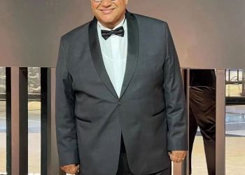 بيومي فؤاد ومحمد ثروت شقيقان في فيلم "ورا الكنبة" 25 - جريدة المساء