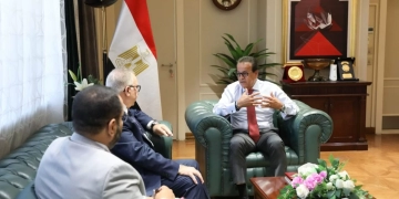 وزير الصحة يبحث مع أستاذ بجامعة هارفارد توسيع برامج التوعية بمرض السكري 2 - جريدة المساء وزير الصحة يبحث مع أستاذ بجامعة هارفارد توسيع برامج التوعية بمرض السكري 1 - جريدة المساء