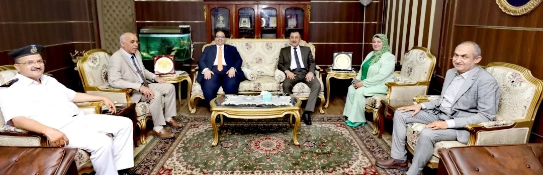 رئيس جامعة كفر الشيخ يهنئ اللواء عبدالله فليفل بمناسبة تعيينه مديرًا لأمن كفر الشيخ 19 - جريدة المساء