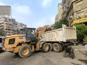 محافظ الجيزة يتجول ميدانيا لمتابعة مستوى النظافة وحالة الطرق بالعجوزة وبولاق والهرم وكرداسة 27 - جريدة المساء