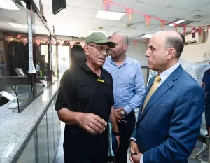 محافظ الغربية يتابع ميدانيًا منظومة التصالح بالمحلة الكبرى ويسلم المواطنين نماذج (8) ويستمع إلى مطالبهم ويوجه بتسريع الإجراءات 25 - جريدة المساء محافظ الغربية يتابع ميدانيًا منظومة التصالح بالمحلة الكبرى ويسلم المواطنين نماذج (8) ويستمع إلى مطالبهم ويوجه بتسريع الإجراءات 24 - جريدة المساء