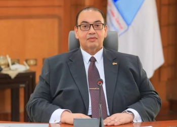 د.عبدالعزيز العشماوي قائما بأعمال عميد صيدلة كفرالشيخ 16 - جريدة المساء