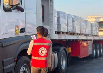 الهلال الأحمر يمد أهالي غزة بأكثر من 4346 طنًا من المساعدات الإنسانية الشاملة 31 - جريدة المساء
