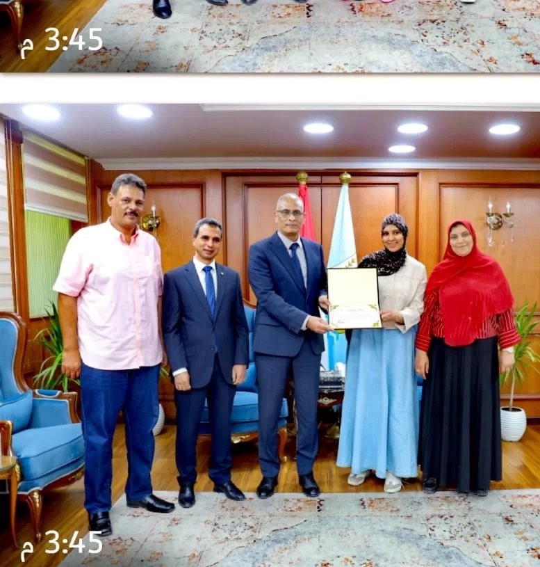 محافظ كفرالشيخ كرم أوائل الدبلومات الفنية تقديرًا لتفوقهم ودعمًا لمسيرة التعليم الفني 18 - جريدة المساء