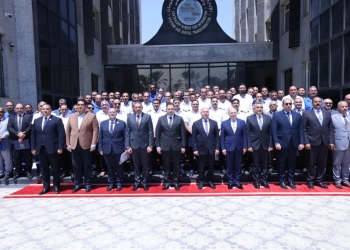 وزير النقل يتفقد مشروعات ميناء دمياط ويكرم 74 من القادة والعاملين 25 - جريدة المساء