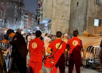 الهلال الأحمر يدفع بفرق الاستجابة لمساندة المصابين في انهيار عقار عزبة أبو حشيش 21 - جريدة المساء