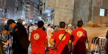 الهلال الأحمر يدفع بفرق الاستجابة لمساندة المصابين في انهيار عقار عزبة أبو حشيش 1 - جريدة المساء