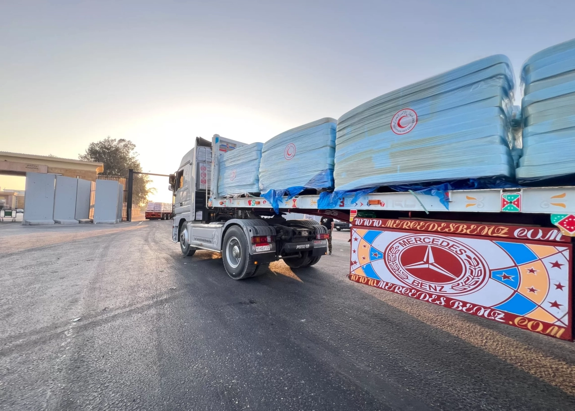 الهلال الأحمر بواصل دعم الأشقاء الفلسطينيين بآلاف الأطنان من المساعدات الإنسانية الشاملة 19 - جريدة المساء
