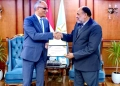 محافظ كفرالشيخ كرم مدير عام الشئون القانونية تقديرًا لجهوده المتميزة في الارتقاء بالعمل القانوني ومنظومة التقنين 22 - جريدة المساء