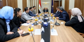 رئيس هيئة الدواء المصرية بحث مع ممثلي شركة «حكمة» تعزيز الاستثمار وتوطين صناعة الدواء 2 - جريدة المساء رئيس هيئة الدواء المصرية بحث مع ممثلي شركة «حكمة» تعزيز الاستثمار وتوطين صناعة الدواء 1 - جريدة المساء
