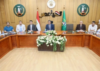 محافظ المنوفية : التوسع في خدمات " كلنا عندك "و منافذ توفير السلع و مستلزمات المدارس بأسعار مخفضة 25 - جريدة المساء